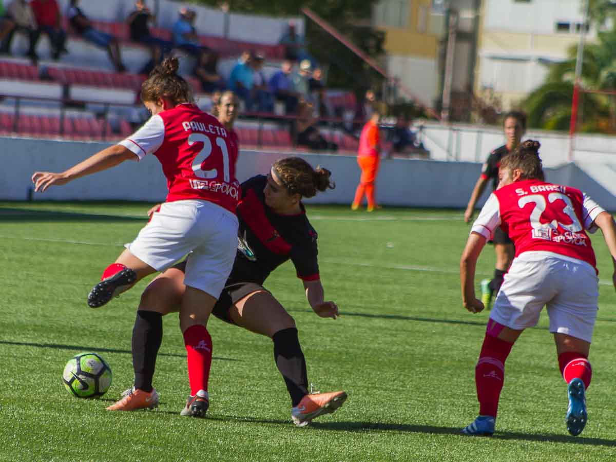 Futebol feminino: cresce e vem ganhando visibilidade entre nós.