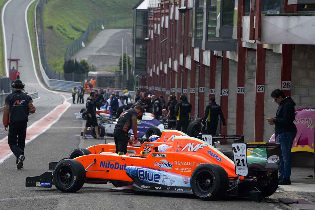 Henrique Chaves no Autódromo do Estoril.