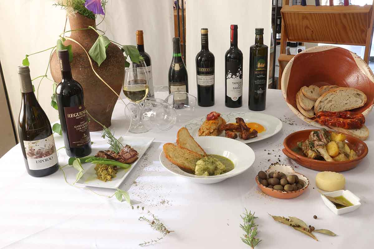 Provas de vinhos, Fado e passeio TT assinalam Dia Europeu do Enoturismo em Reguengos de Monsaraz