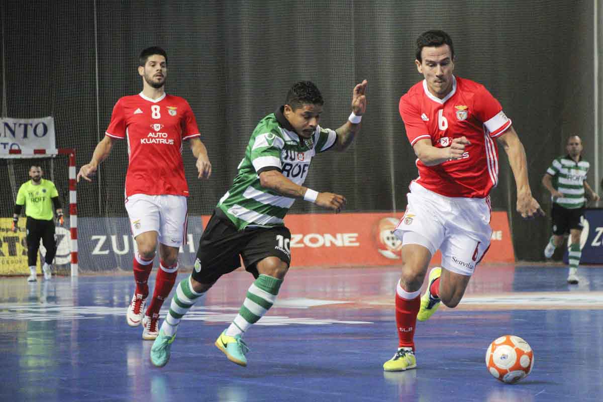 Sporting  e Benfica empatam 2 -2 em futsal