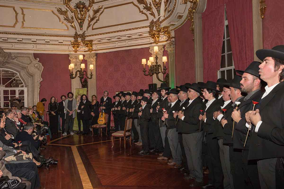 Terras Sem Sombra – O encontro improvável entre o Cante Alentejano e o Flamenco, em Sevilha.