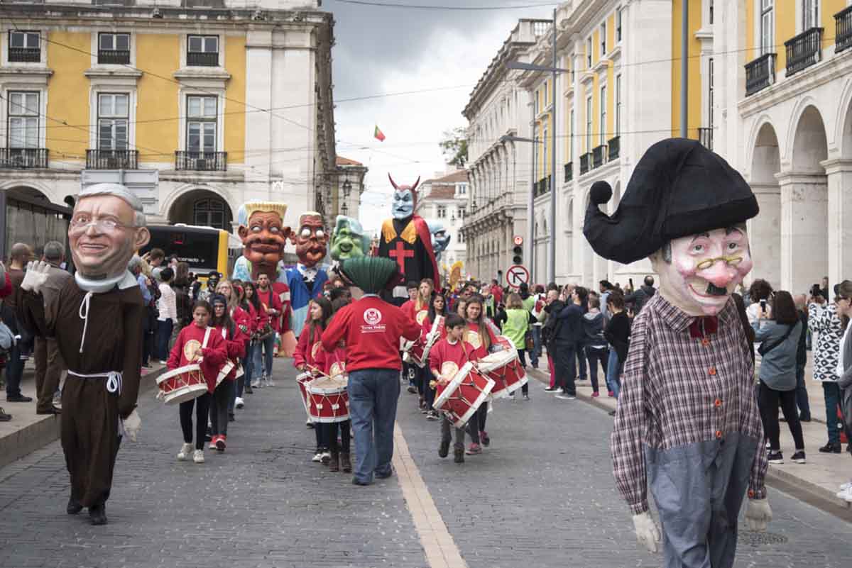 Carnaval de Torres – Embaixada Real invadiu a baixa lisboeta.