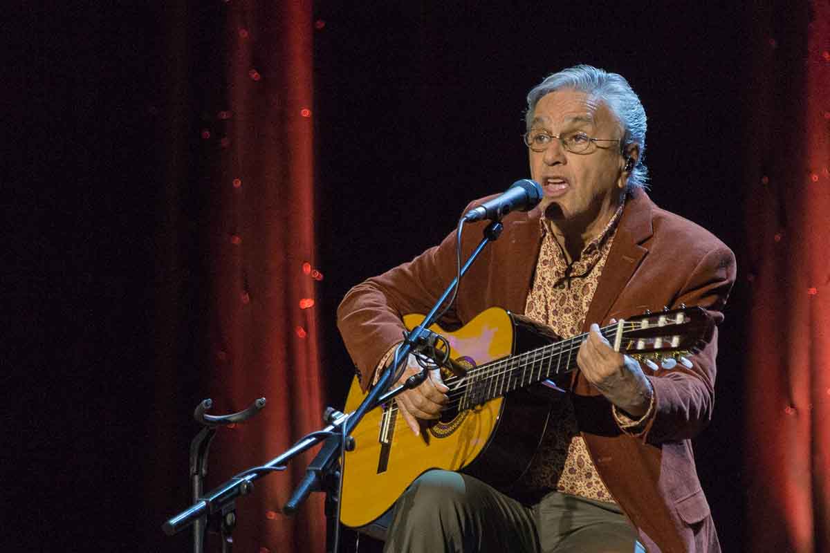 CAETANO VELOSO REGRESSA AO PALCO DO CASINO DO ESTORIL