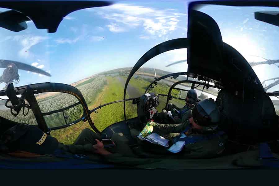 VOO EM AERONAVES MILITARES AO ALCANCE DE TODOS GRAÇAS A TECNOLOGIA DE REALIDADE VIRTUAL DA SAMSUNG