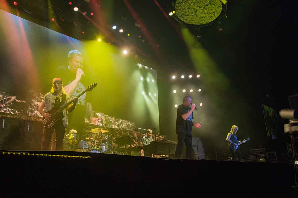 Deep Purple arrasaram num Meo Arena repleto