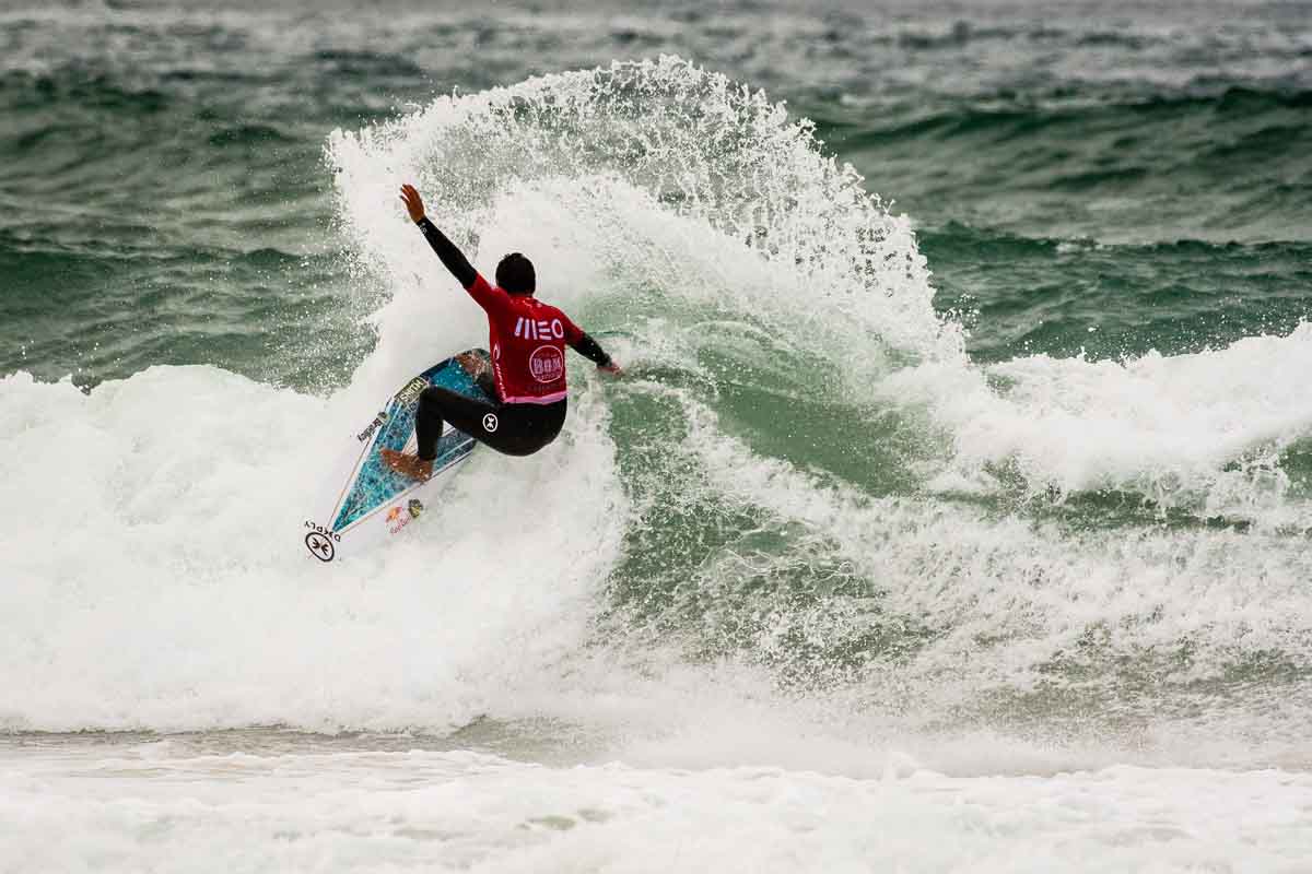 Liga MEO Surf 2017 – Dia curto em Cascais reserva decisão do título para Sábado