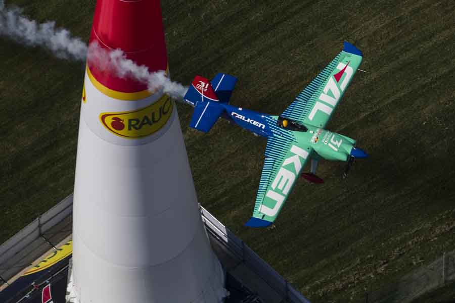 RED BULL AIR RACE – SAMURAI DOS CÉUS FOI O CAMPEÃO