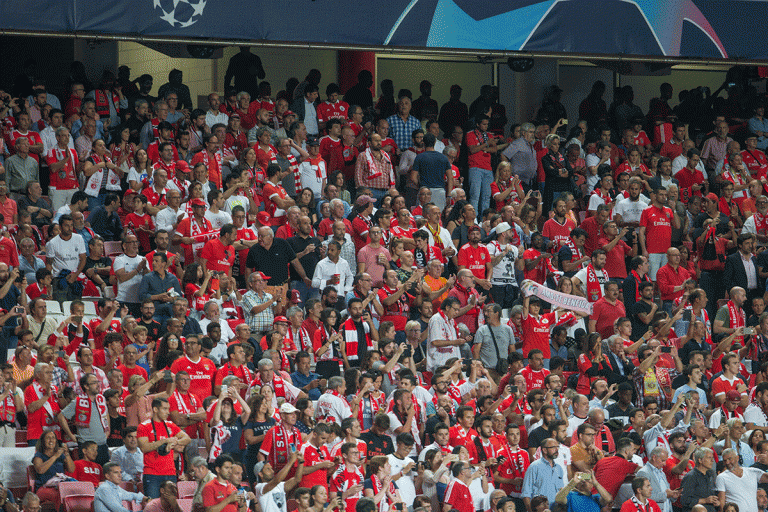 Benfica perde frente ao Ajax ao minuto 92