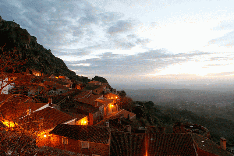 Aldeia Histórica de Monsanto – Histórias da Aldeia entre a Noite e a Madrugada servem de mote para três dias de festa