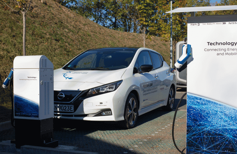 As centrais elétricas móveis Nissan LEAF vão estabilizar a rede elétrica alemã