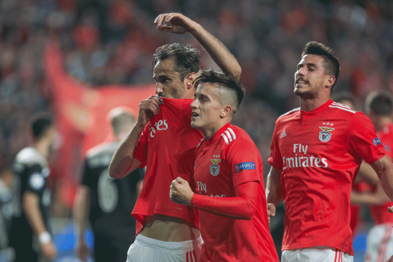 Benfica empata a uma bola com o Ajax