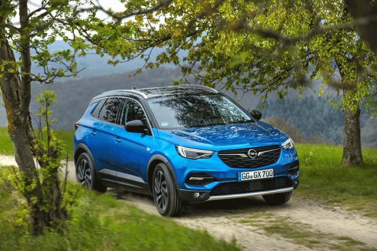 Opel Grandland X: desempenho, elegância e tecnologia