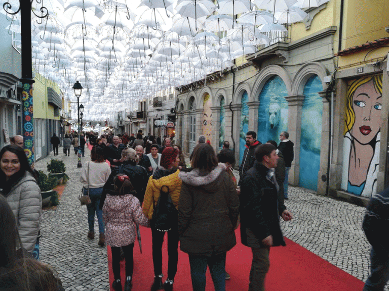 Autor do mais pequeno Pai Natal do Mundo visita Águeda e deixa mensagem de amor