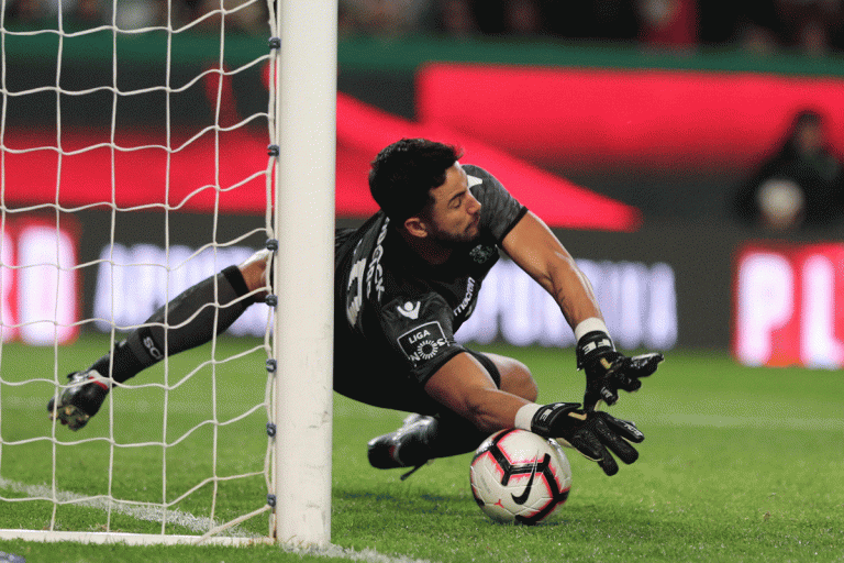 Benfica derrota Sporting em Alvalade por 4-2