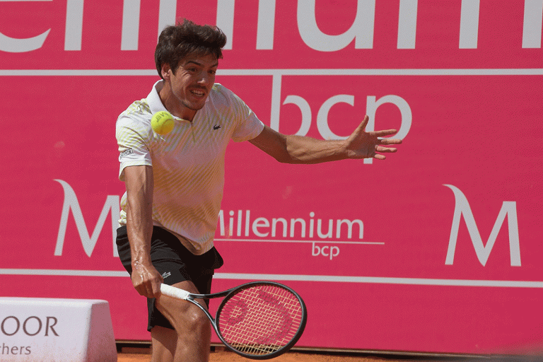 João Domingues vence Filippo Baldi e ascende ao quadro principal do Estoril Open