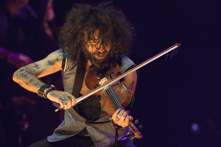 Ara Malikian, o extravagante violinista libanês, volta a conquistar o Salão Preto e Prata