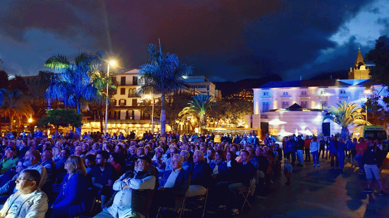 “Enchente” na Praça do Povo marca arranque do Festival “Raízes do Atlântico”