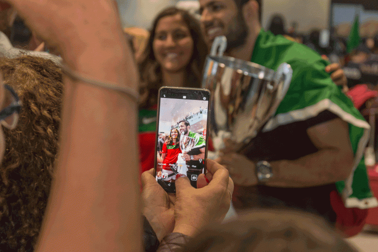 Campeões Mundiais de Hóquei em Patins, recebidos em festa na chegada ao Aeroporto de Lisboa