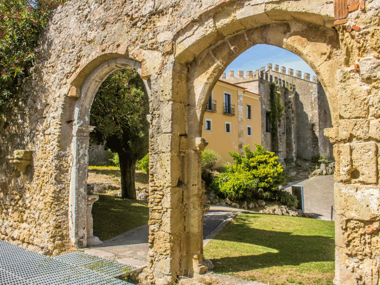 Castelo e Centro Histórico de Palmela com visita guiada