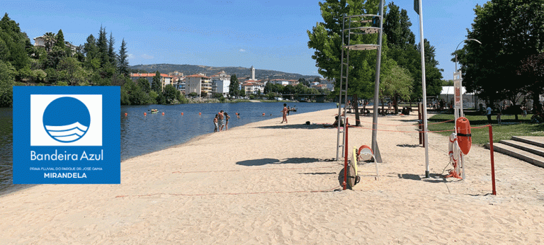 Mirandela:: Praia Fluvial do Parque Dr. José Gama com Bandeira Azul hasteada