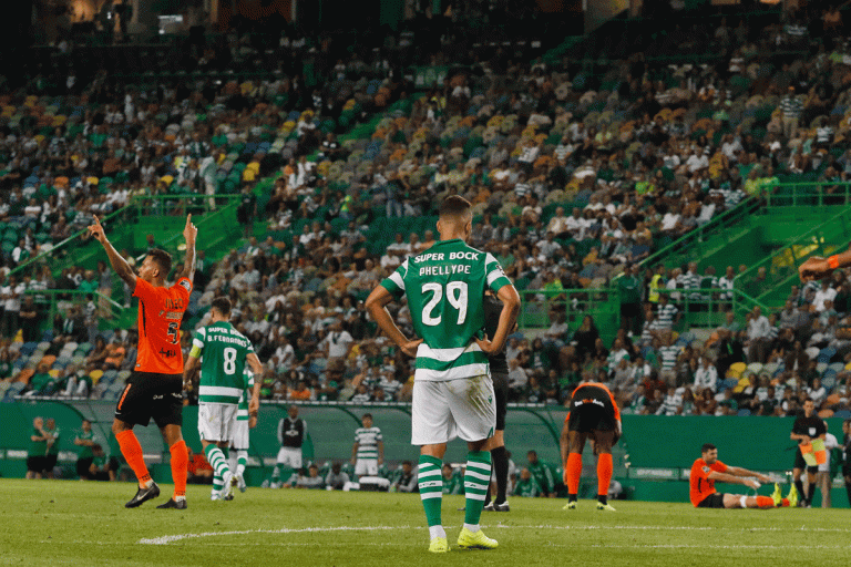 Três penaltys ditam derrota do Sporting em Alvalade