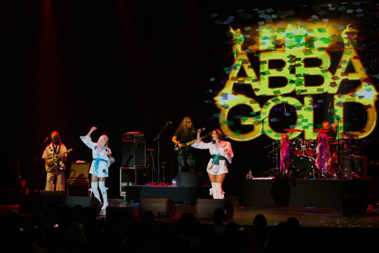 Banda de tributo aos ABBA, regressou ao Salão Preto e Prata do Casino do Estoril