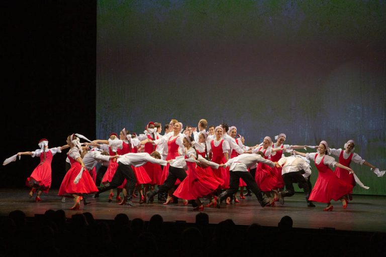 Casino do Estoril rendido à beleza e talento do Ballet Igor Moiseyev