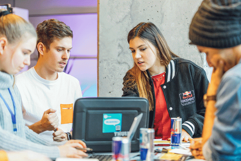 ÁUSTRIA VENCEU O WORKSHOP GLOBAL DO RED BULL BASEMENT UNIVERSITY. PORTUGAL TERMINOU NO TOP 10.