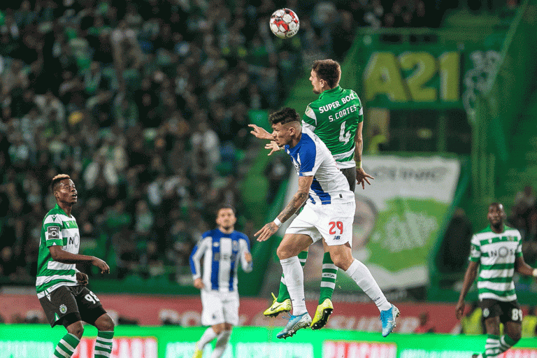 Sporting e Porto empatados, a uma bola, ao intervalo