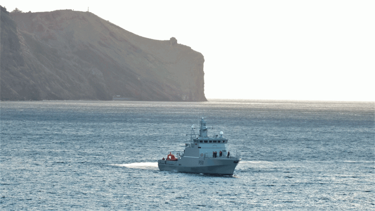 Navios da Marinha em missão na Madeira