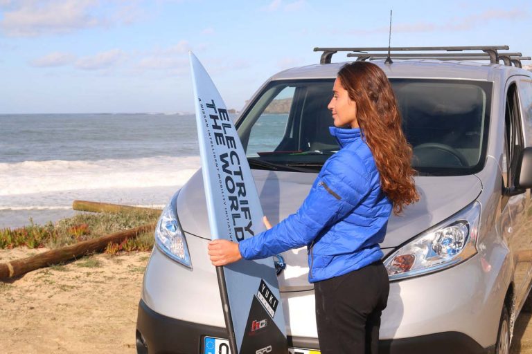 Michelle des Bouillons e a Nissan entraram “na onda” na Nazaré