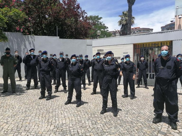 Covid-19: Marinha realiza descontaminação de escola em Almada