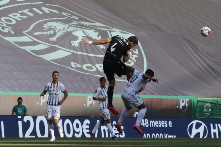 Sporting empata em Alvalade com o Setúbal e adia a decisão do pódio para a última jornada