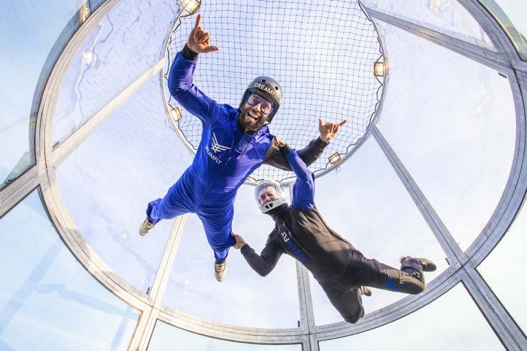 Gostava de experimentar indoor skydiving? Com Casal Garcia realize o seu sonho no DreamFly Porto