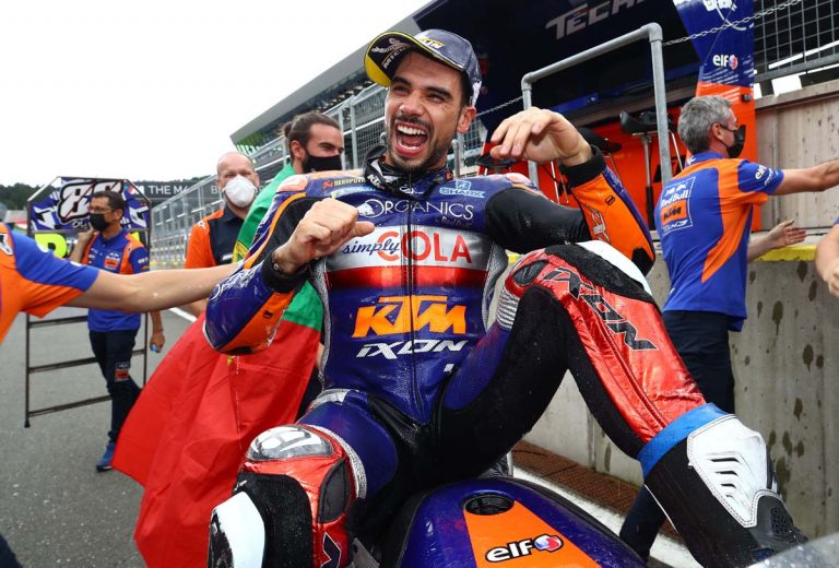 Miguel Oliveira vence o GP da Áustria e faz história no motociclismo nacional