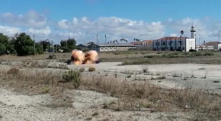 Dois engenhos inativados por mergulhadores da Marinha em Ovar