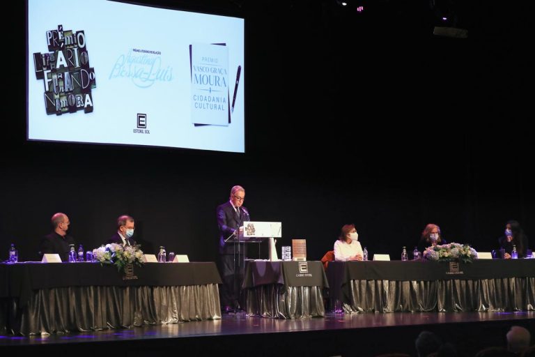 Prémios da Estoril Sol entregues a Carlos do Carmo, Julieta Monginho e a Cristina Cosme