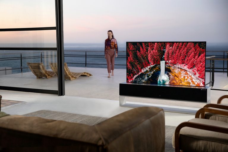 LG Signature Oled R : primeira TV de enrolar do mundo