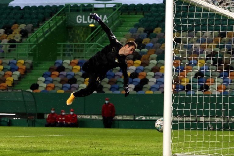 O Sporting ao vencer o Moreirense em Alvalade por 2-1 reforça liderança na I Liga