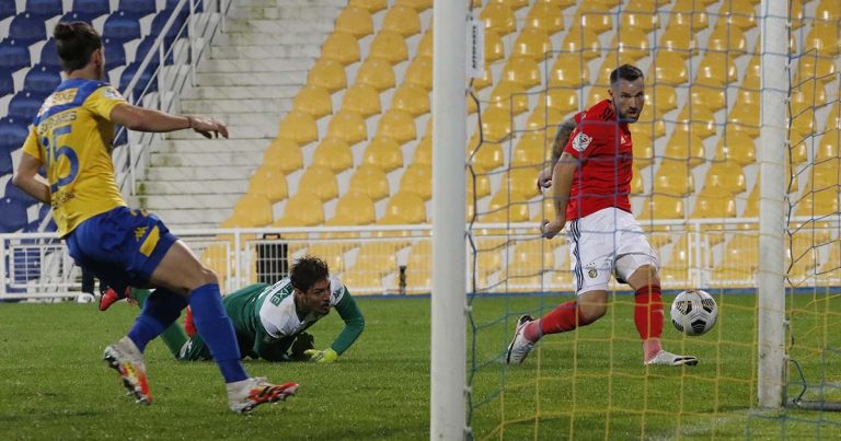 Benfica em vantagem para a segunda mão das meias-finais da Taça de Portugal