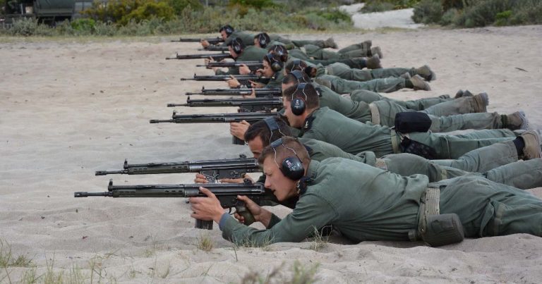 Exercício militar Tróia 2021 põe à prova mais de uma centena de cadetes da Marinha