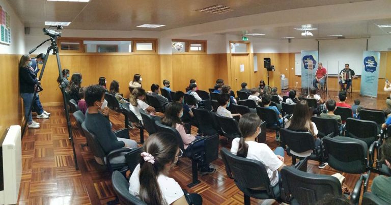 Mais de 400 jovens do Alto Minho aprendem Canto ao Desafio com Augusto Canário