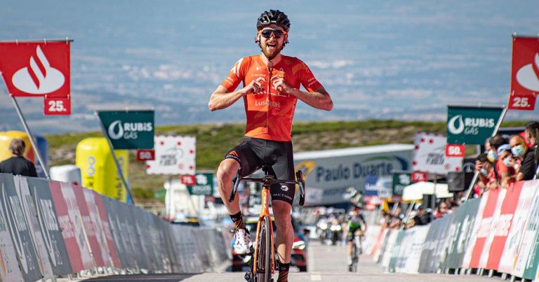 Volta a Portugal: Kyle Murphy vence na subida à Serra do Larouco e Amaro Antunes conquista a amarela