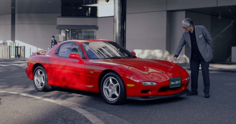 A Mazda e a Bose iniciaram a sua colaboração no Mazda RX-7 “NC” há 30 anos