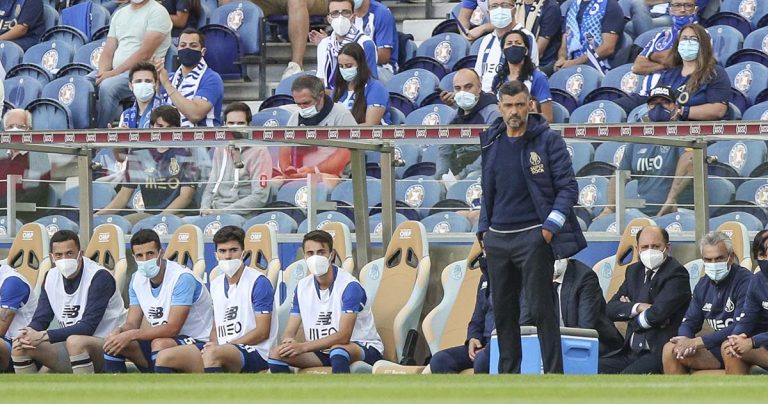 Sérgio Conceição em antevisão ao duelo com o Atlético de Madrid, duas equipas que “não viram a cara à luta”