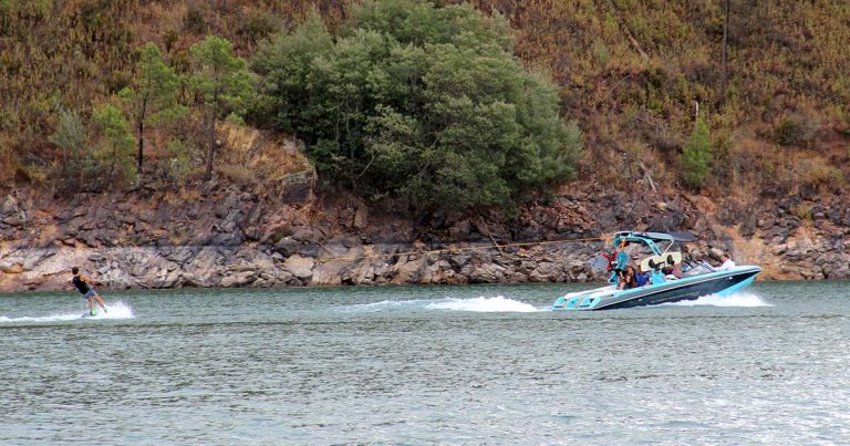 Primeiro barco elétrico de wakeboard, em Portugal, apresentado na Estação Náutica de Castelo do Bode