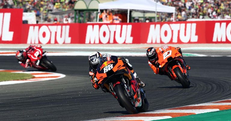 Mundial de MotoGP: Miguel Oliveira termina em 14º e Valentino Rossi despede-se em Valencia