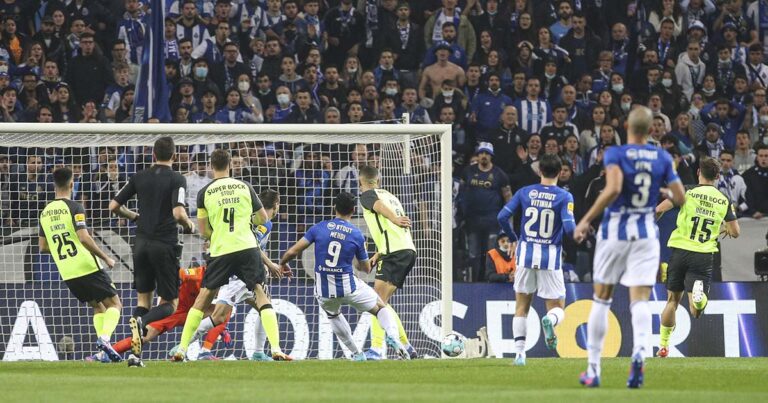 FC Porto vence a Lazio por 2-1