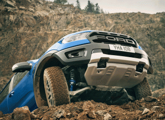 A NOVA E RADICAL FORD RANGER RAPTOR ESTÁ A CAMINHO DA EUROPA – A PICK-UP DE ALTA PERFORMANCE MOSTRA-SE NO GAMESCOM A Nova Ranger Raptor – a versão mais radical e de elevada performance da pick-up mais vendida na Europa