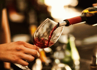 MERCADO DE TORRES VEDRAS ABRE PORTAS À MELHOR SELEÇÃO DE VINHOS DE LISBOA Torres Vedras